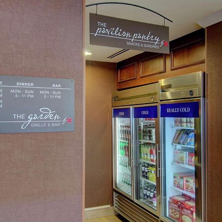 Hilton Garden Inn Norwalk Bagian luar foto
