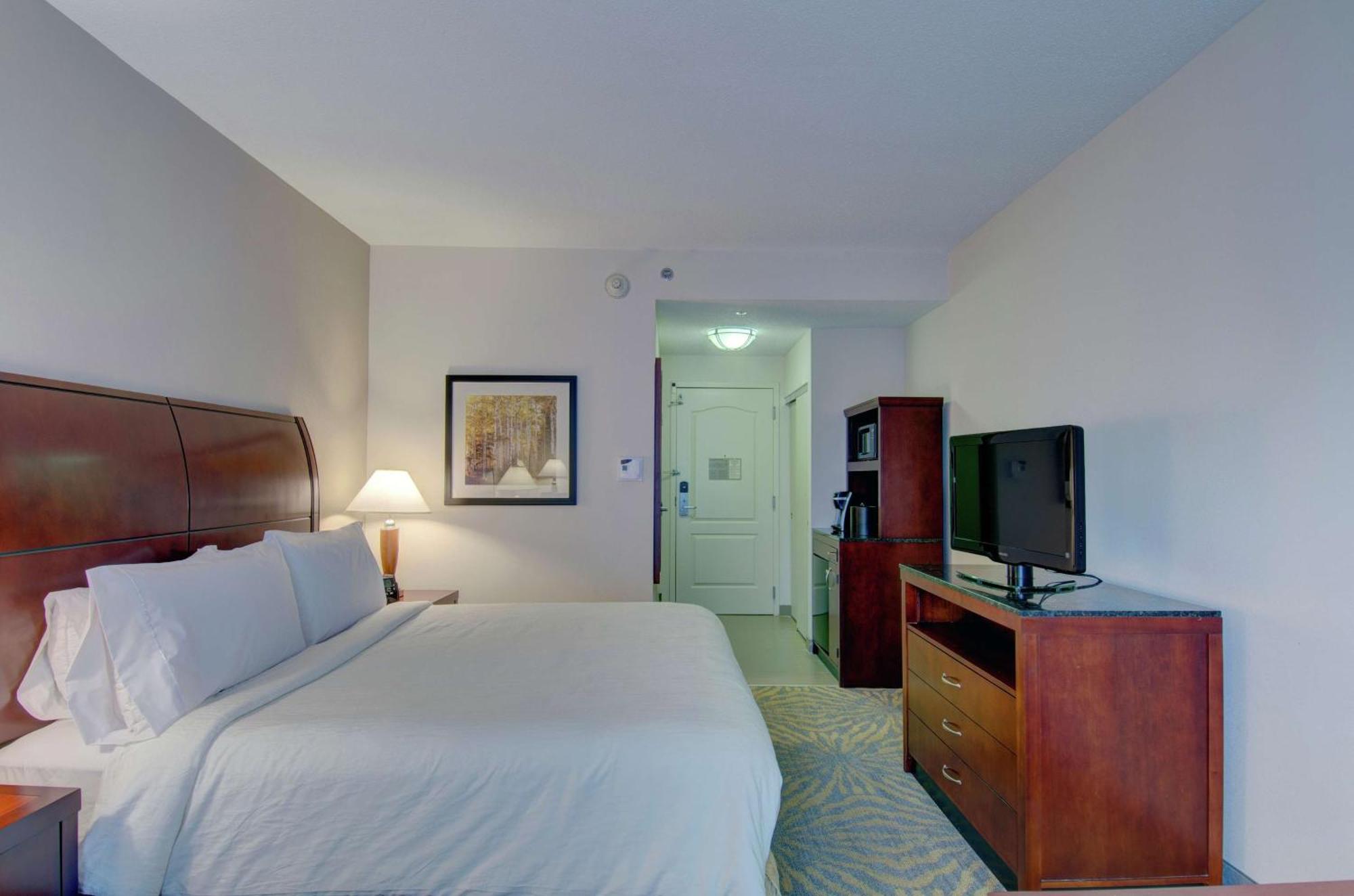 Hilton Garden Inn Norwalk Bagian luar foto