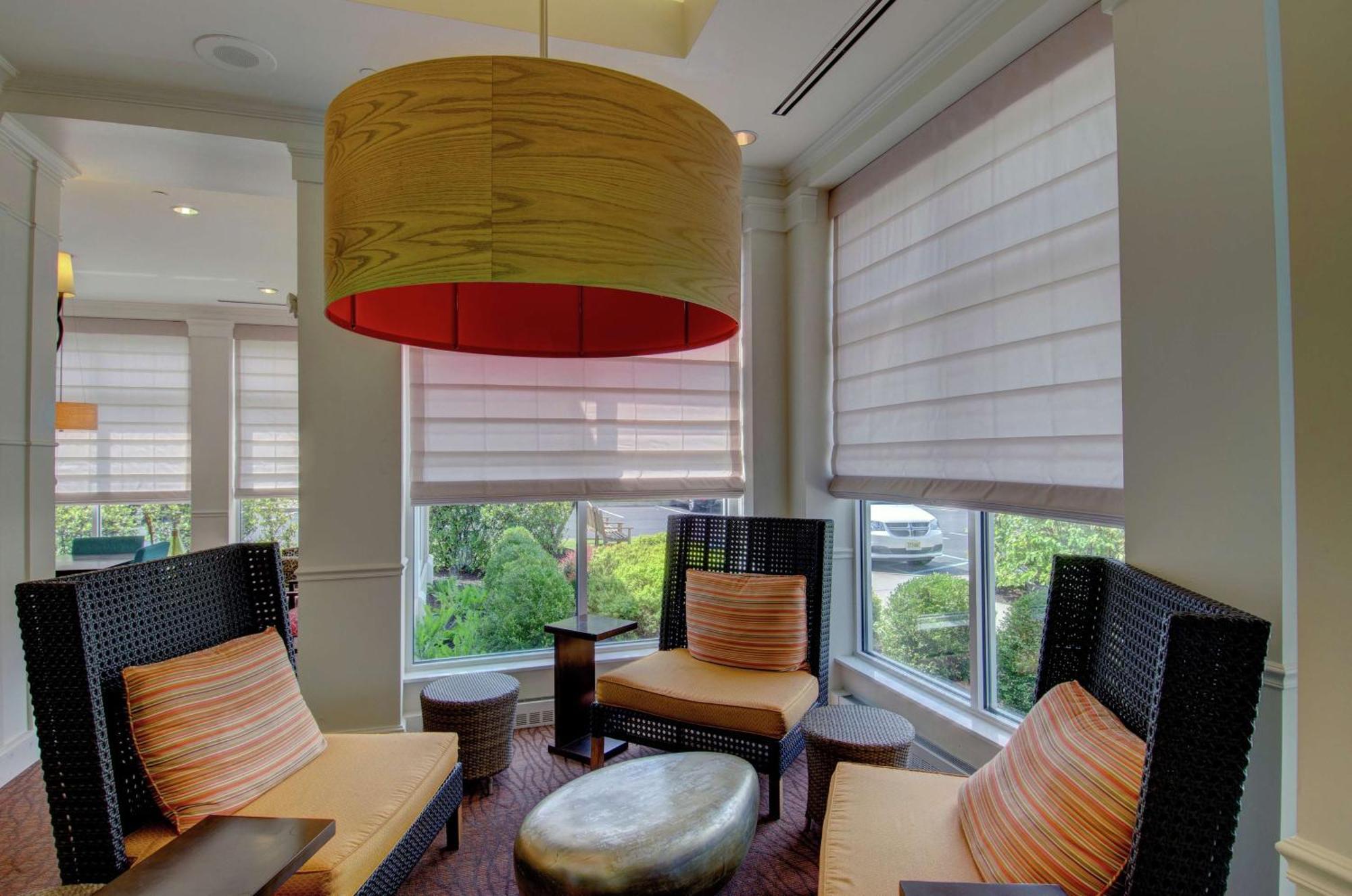 Hilton Garden Inn Norwalk Bagian luar foto