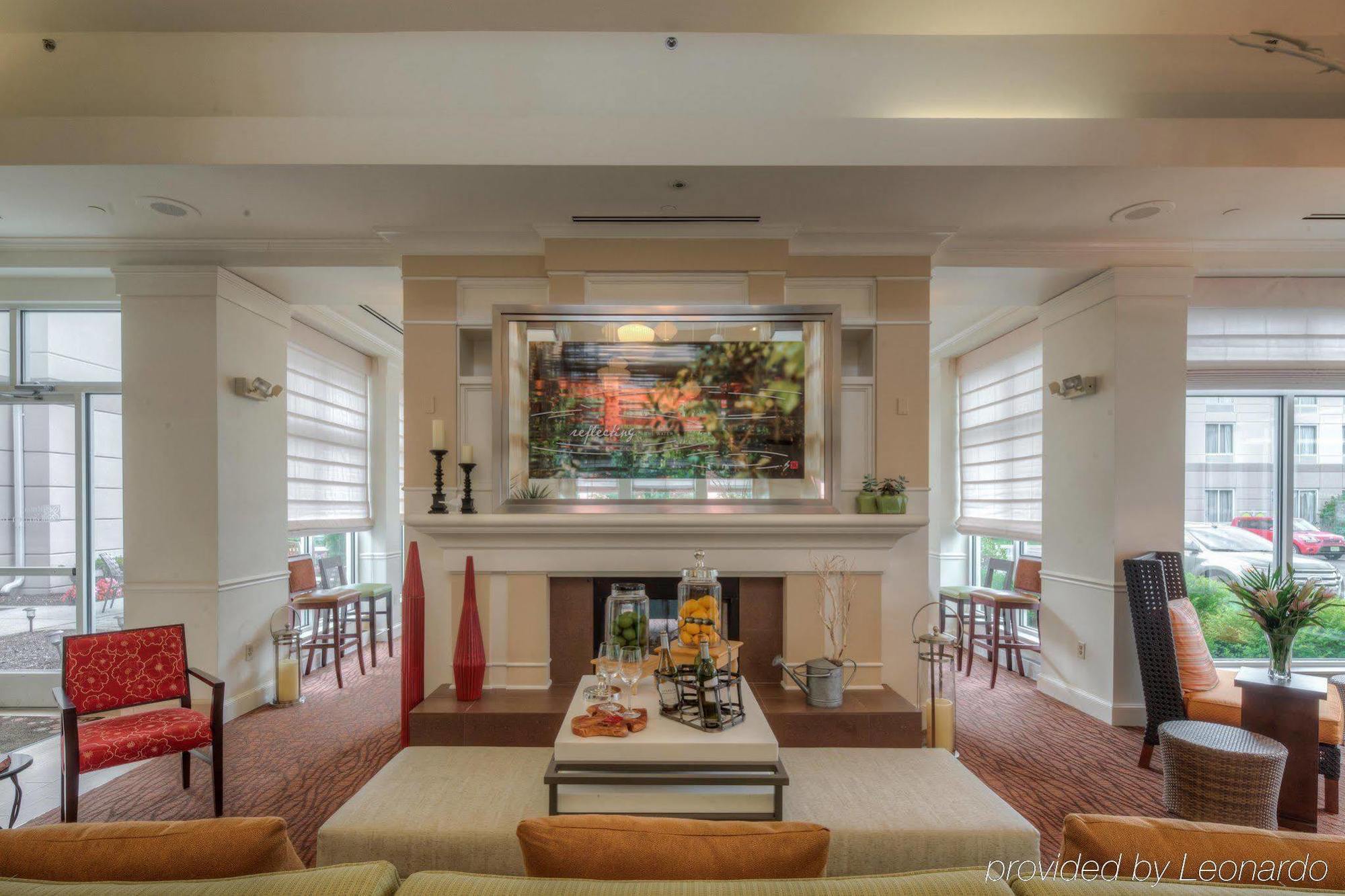 Hilton Garden Inn Norwalk Bagian luar foto